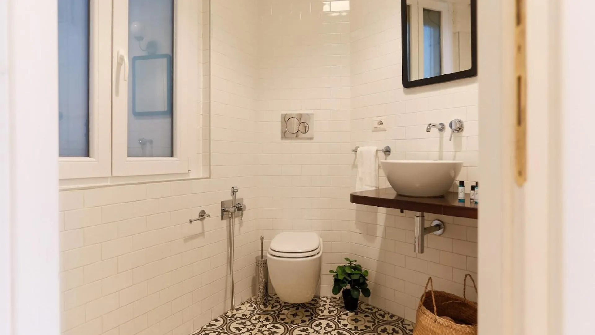 The Best Rent - Modern Two-Bedroom Apartment In Porta Romana Mailand 0*,